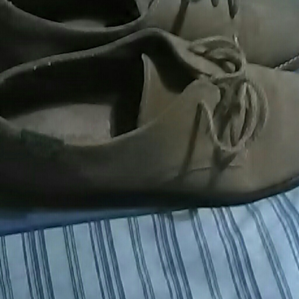 Shoes - Picture 6 of 6