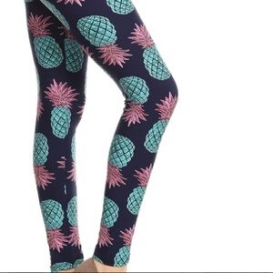 🍍S/M navy dark blue pineapple leggings fits 4-10