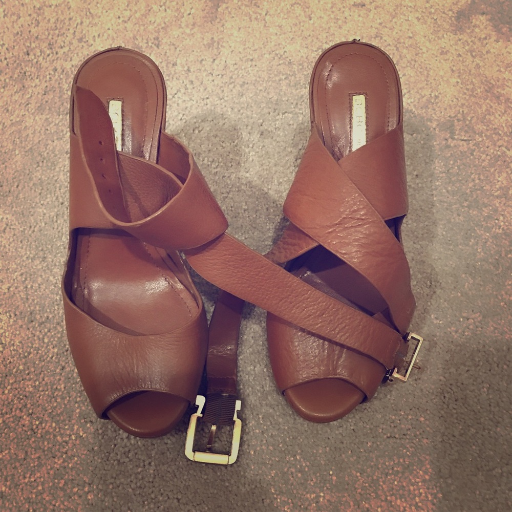 BCBG tan wedges 👡