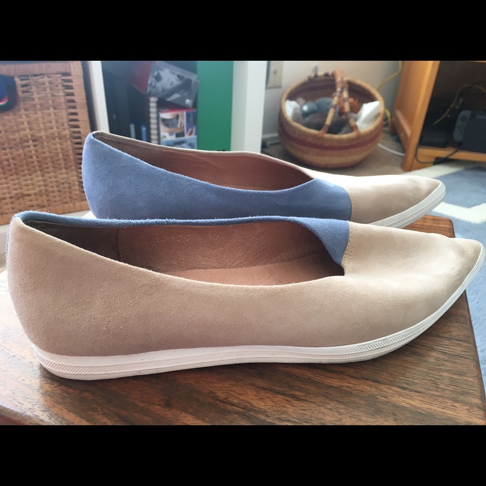 All Black pointed toe flats