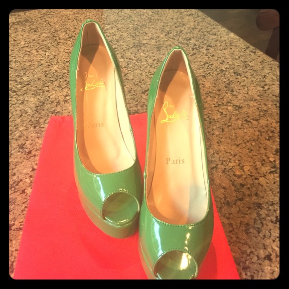 not sure Shoes - Green 4 inch high heel peep toe size 38