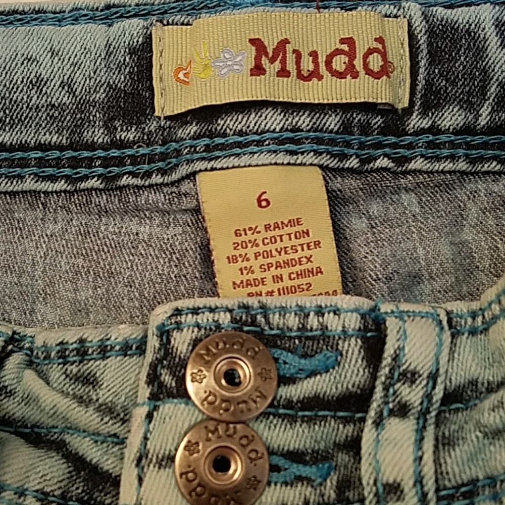 Jean shorts - Picture 2 of 3