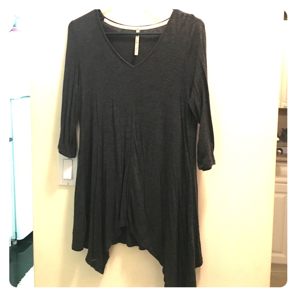 Grey v neck 3/4 sleeve top