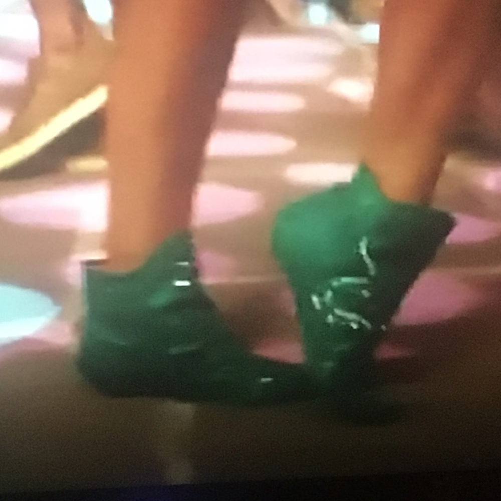 ISO these booties!!!