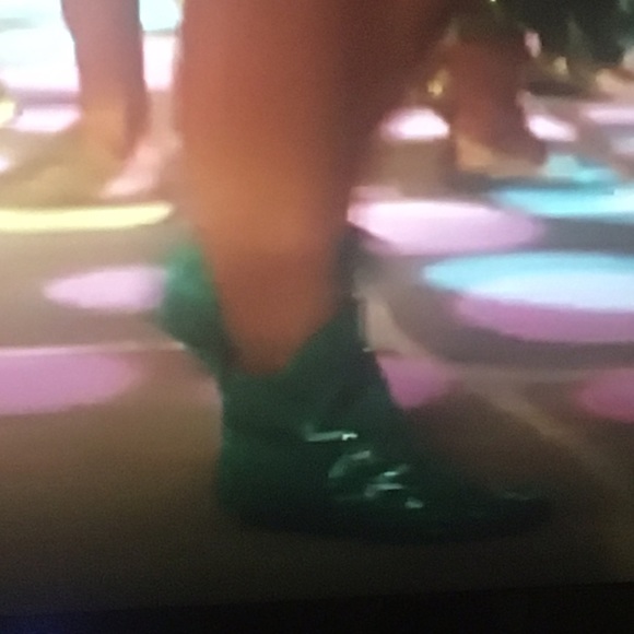 ISO these booties!!! - Picture 2 of 4