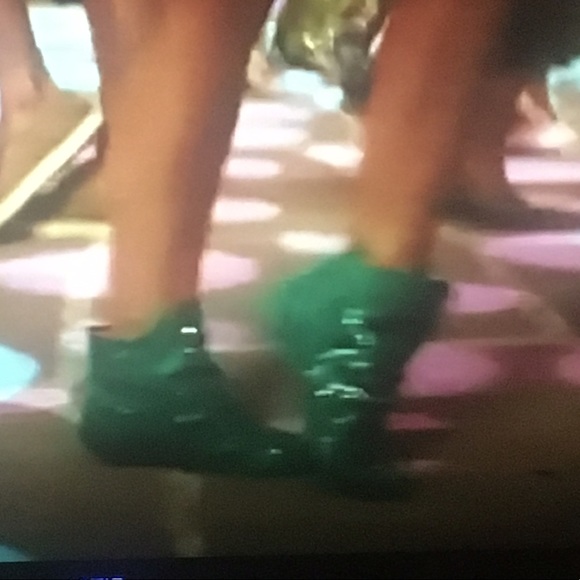 ISO these booties!!! - Picture 3 of 4