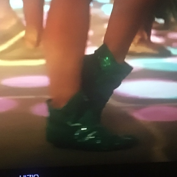 ISO these booties!!! - Picture 4 of 4