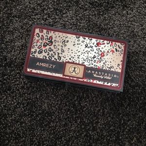 Amrezy Eyeshadow Palette