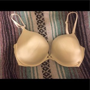 Victoria's Secret 38DD bra