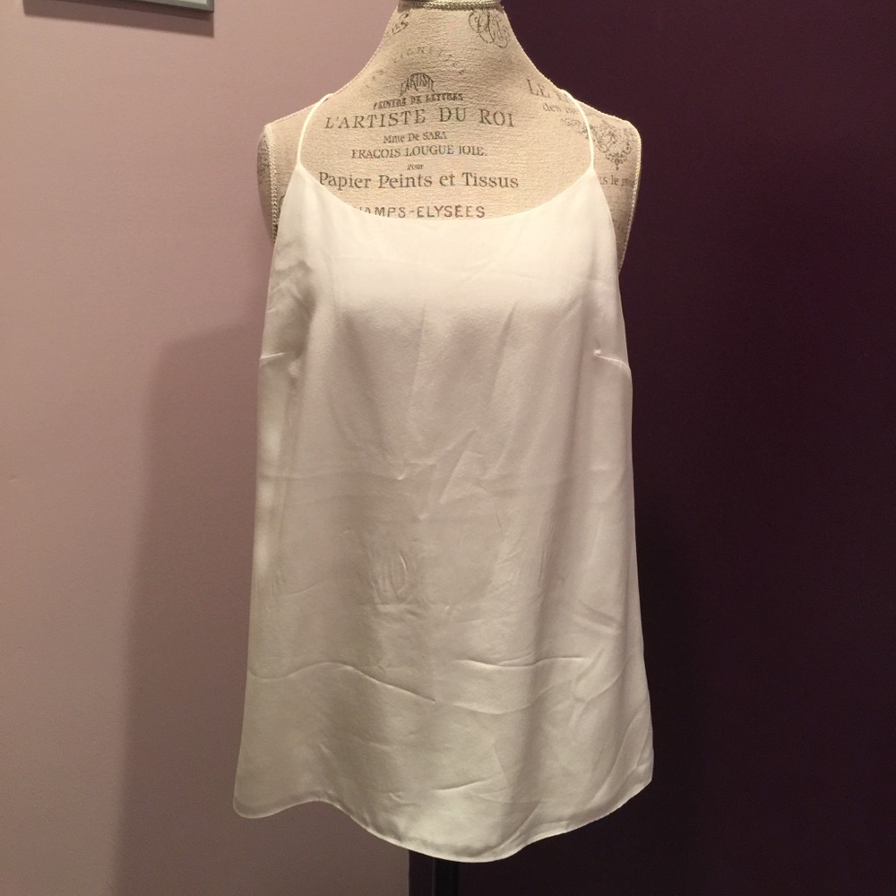 White Lilly dusk top