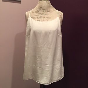 White Lilly dusk top
