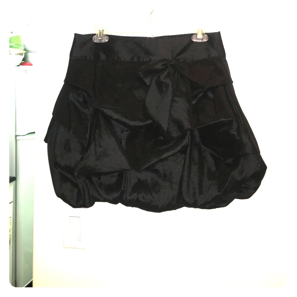 Black bubble skirt with bow on front
