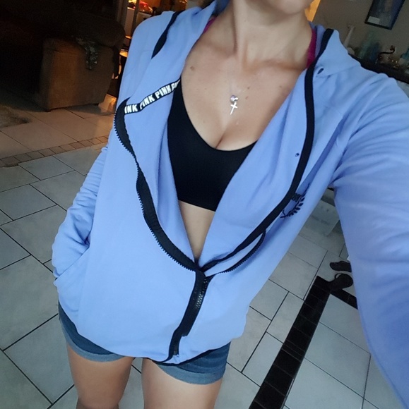 Vs pink asymmetrical funnel neck - Picture 4 of 7