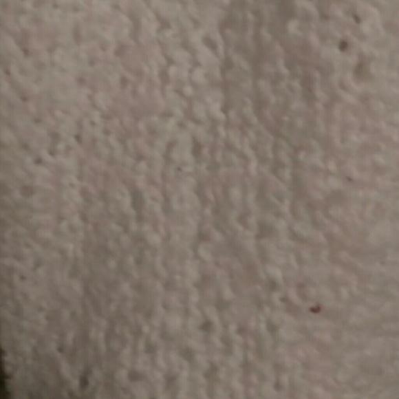 White scarf - Picture 3 of 4