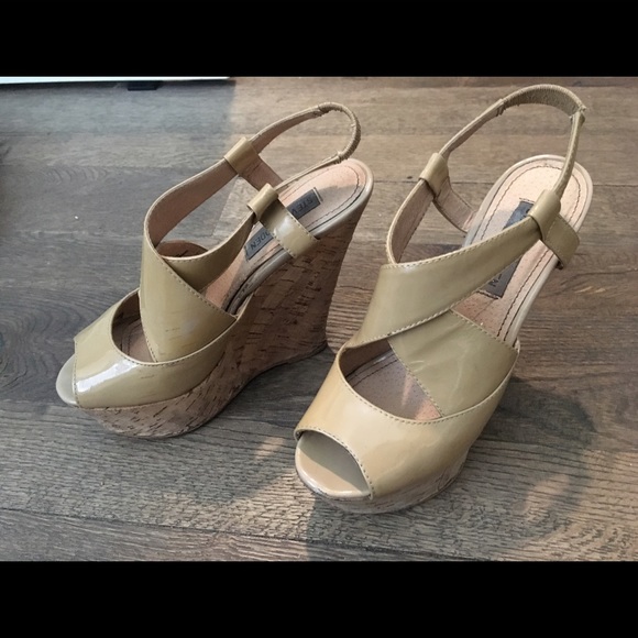 Nude Wedges - Picture 1 of 1