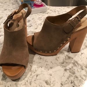 Dolce vita wooden platforms size 6.5