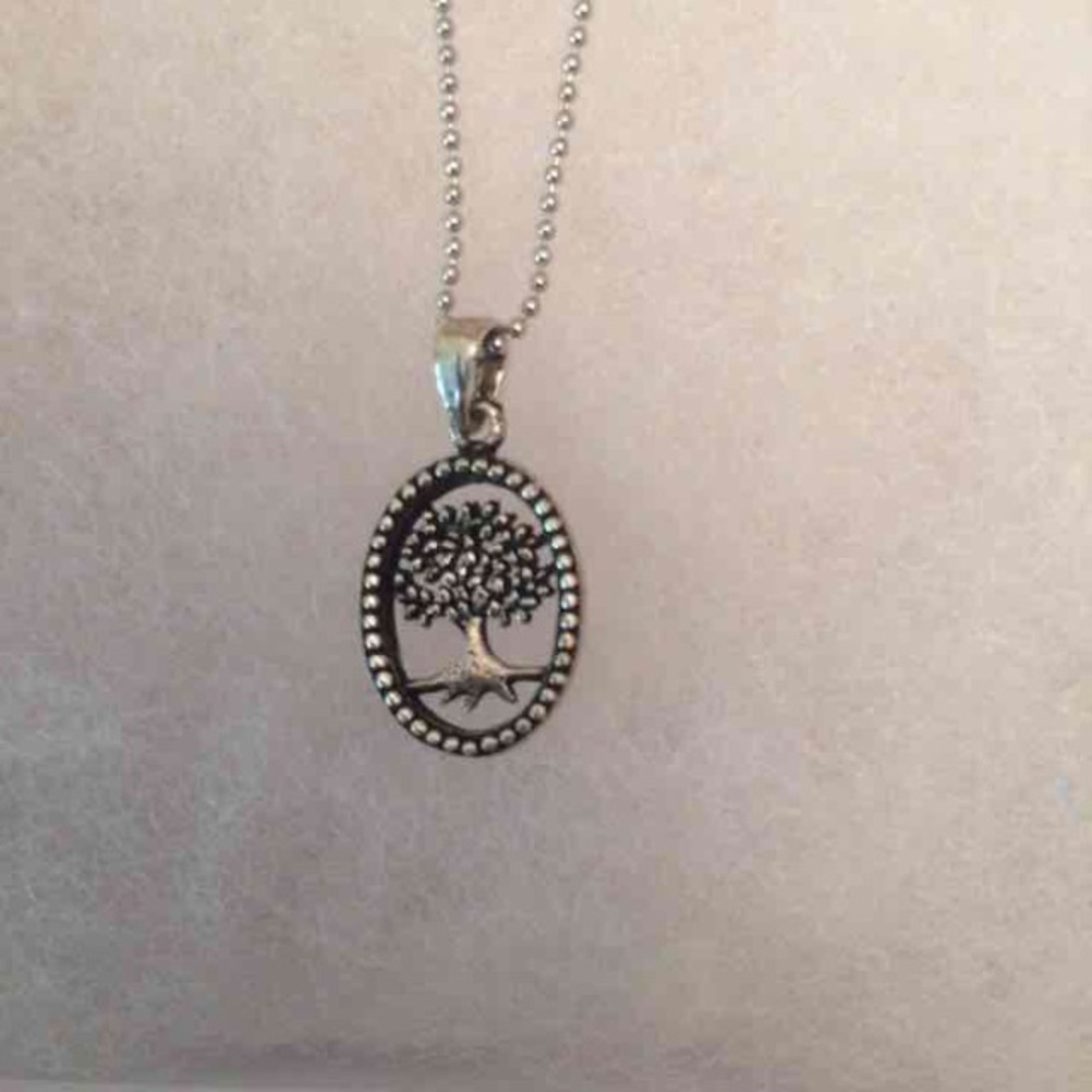 Tree necklace - Picture 2 of 3