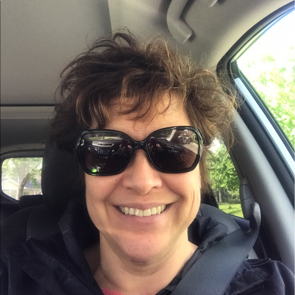 Meet your Posher, Pam