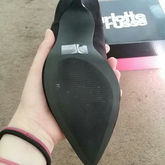 Black pumps - Picture 3 of 4