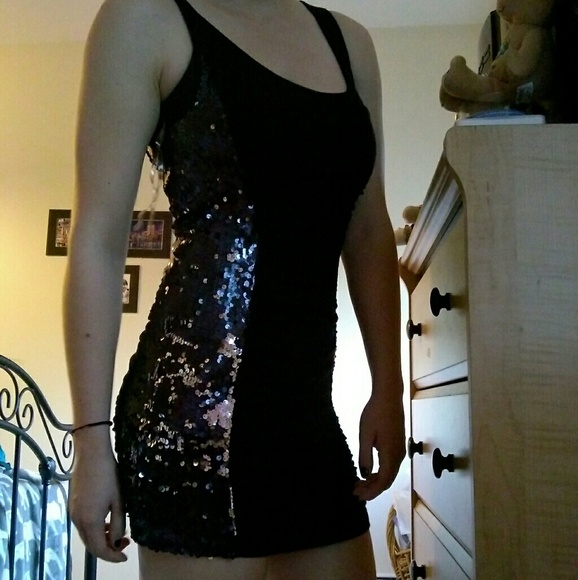 Sexy dress - Picture 3 of 3