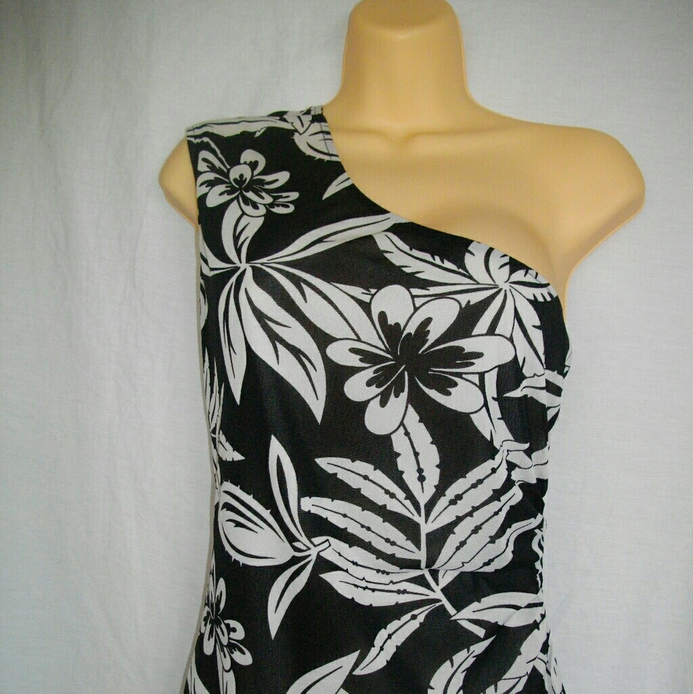 Black White Guess Jeans L Floral One Shoulder Top