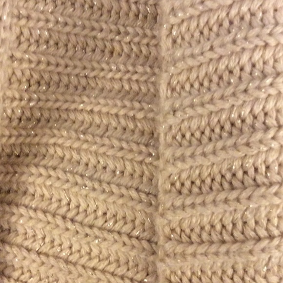 Flyaway sweater. - Picture 4 of 4