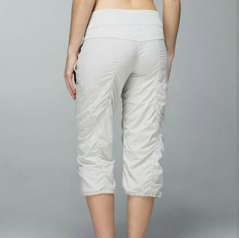 Lululemon Studio Crop *No Liner - WHITE