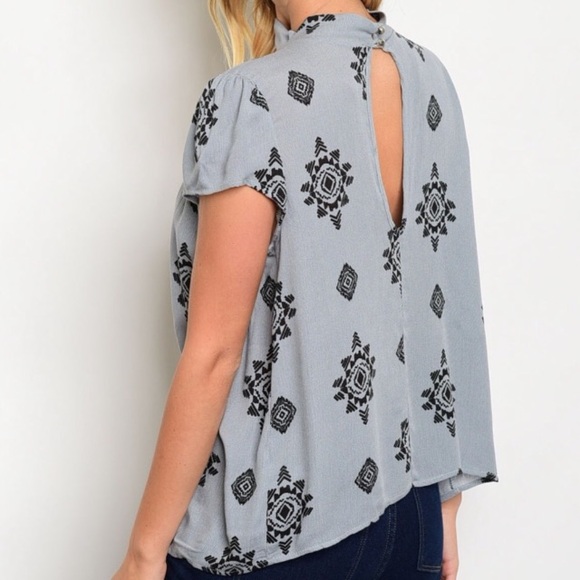 Choker Shirt 🖤 - Picture 2 of 4