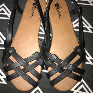 NWOT • Volcom Heavenly Creeders Sandals