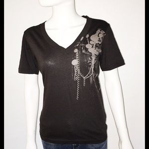 🆕 Rock Chains Print – Black V-Neck T-Shirt, Tee🆒