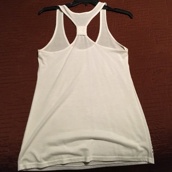 Razor back top. Size M - Picture 5 of 6