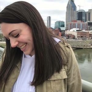 Meet your Posher, Bailey