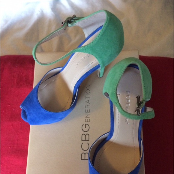 🌷👠HOST PICK👠🌷BCBGeneration. Color block heels - Picture 2 of 5