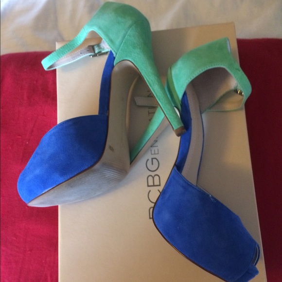 🌷👠HOST PICK👠🌷BCBGeneration. Color block heels - Picture 4 of 5