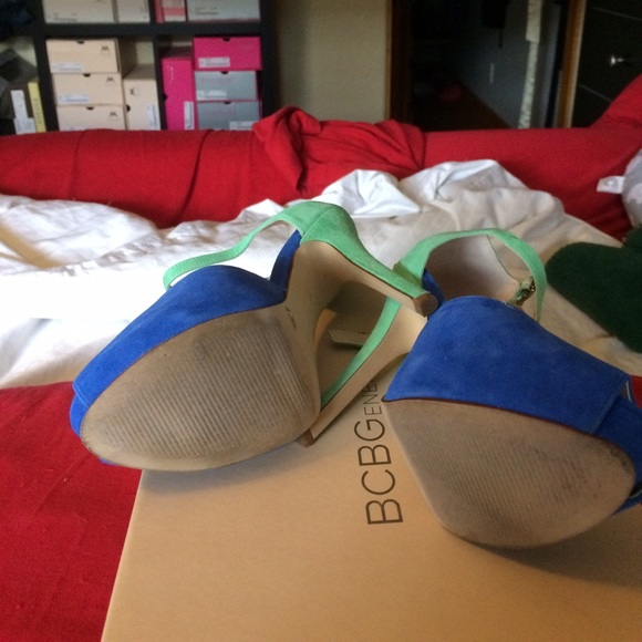 🌷👠HOST PICK👠🌷BCBGeneration. Color block heels - Picture 5 of 5