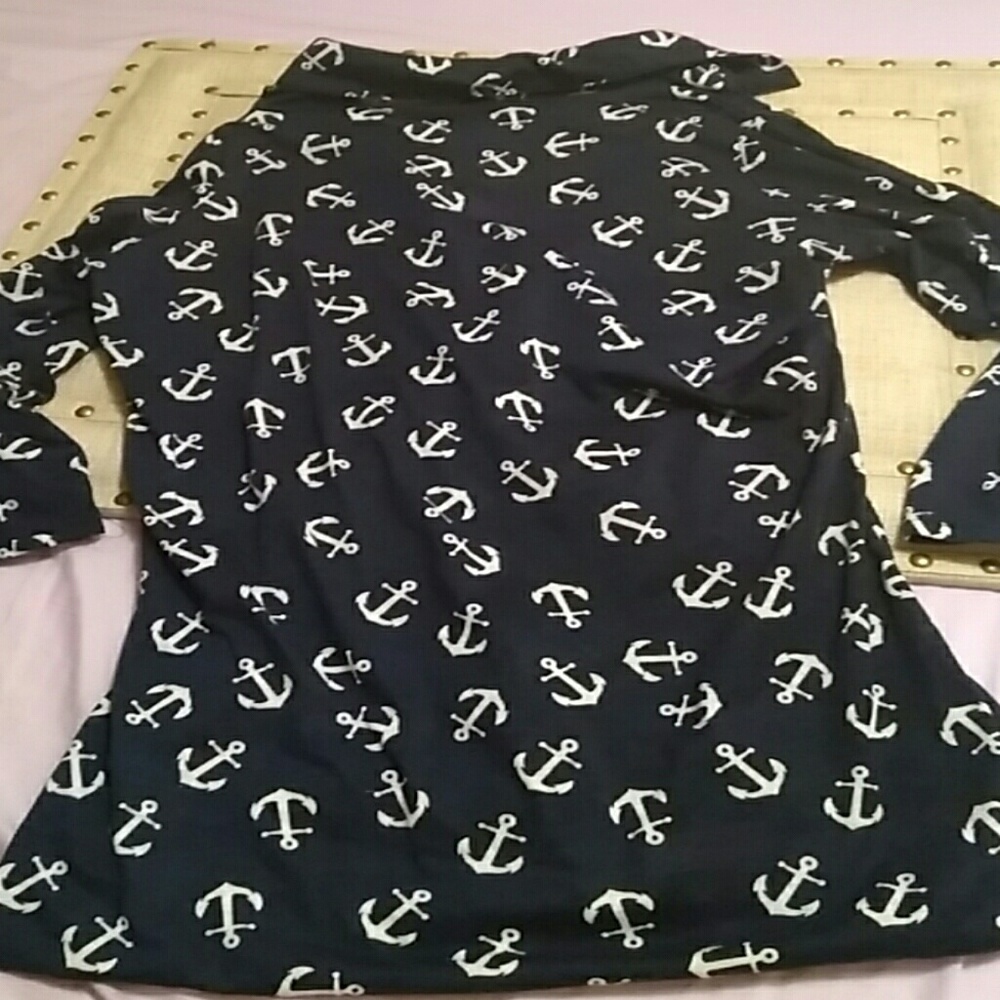 Button down shirt - Picture 2 of 3