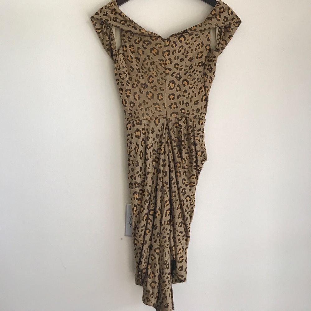 Women's dress - Picture 4 of 5