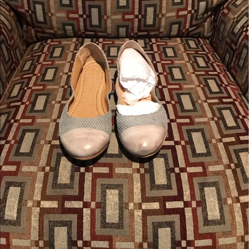 Frye Carson cap toe ballet