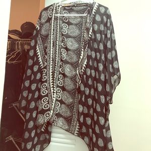 Black and white shawl