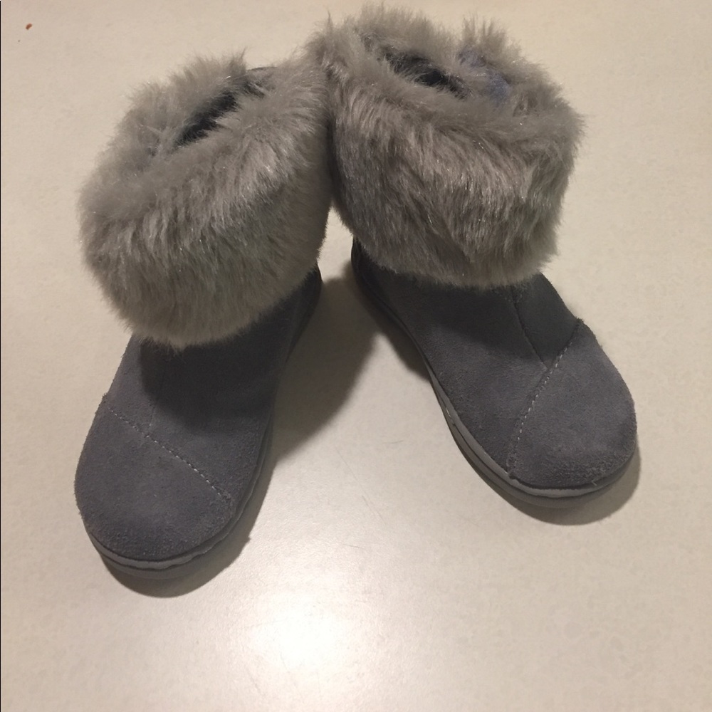 Toddler TOMS Fur Boots size 6 Grey