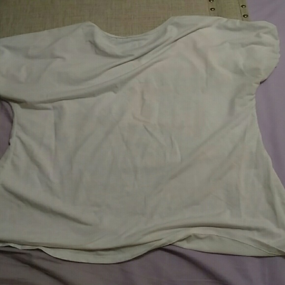 T shirt - Picture 2 of 3