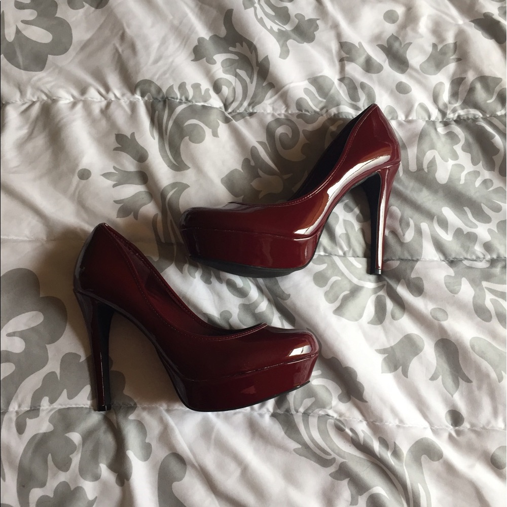 Jessica Simpson heels