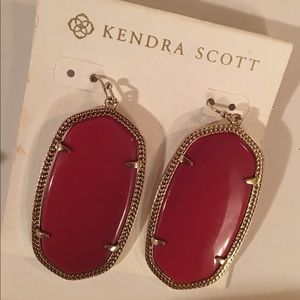 SOLD❗️Kendra Scott burgundy danielle earrings. New