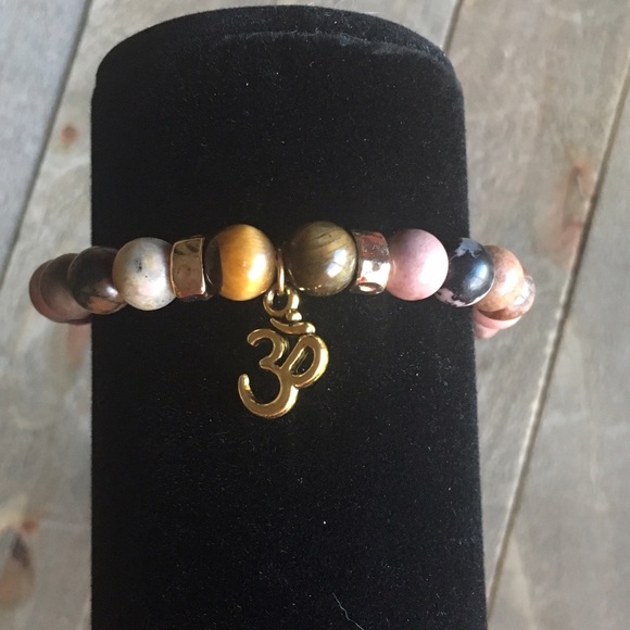 Gemstone Diffuser Bracelet for Anxiety - Picture 4 of 4