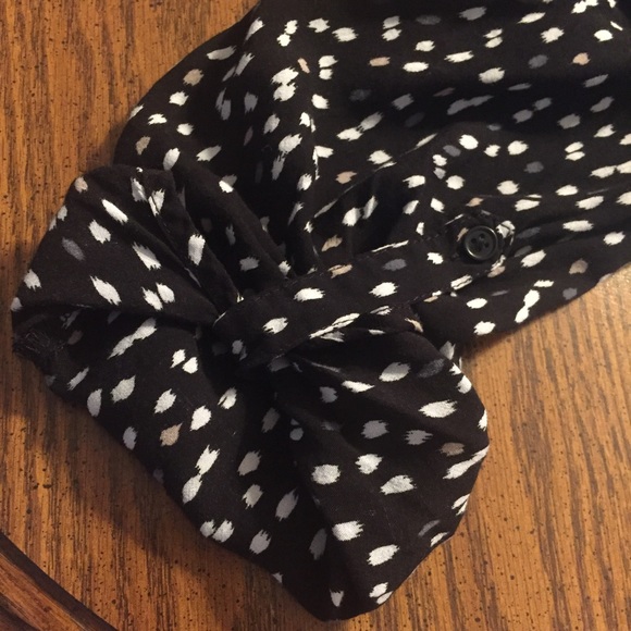 Old Navy blouse - Picture 5 of 7