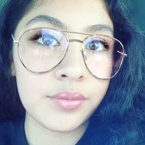 Meet your Posher, Illeana