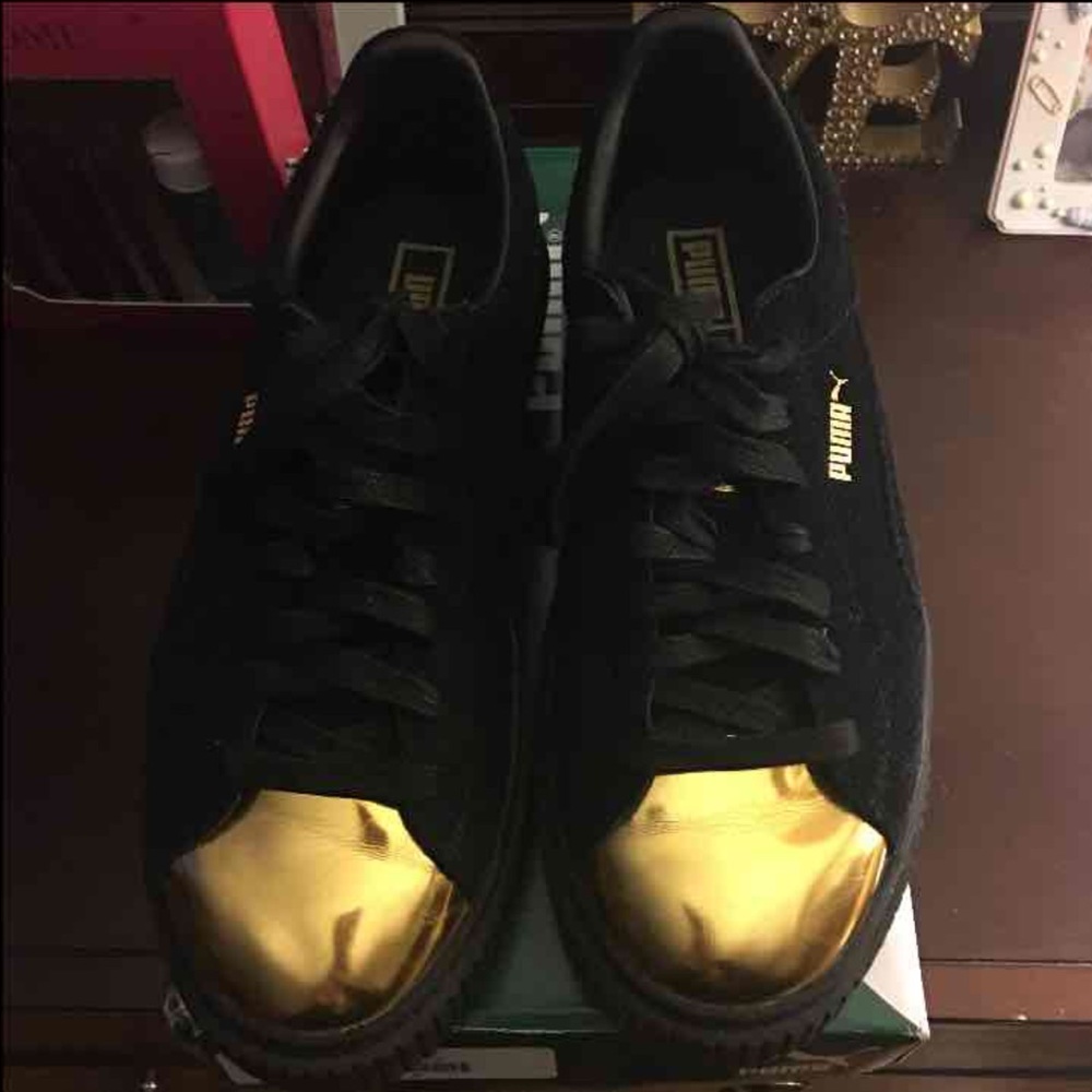Women pumas