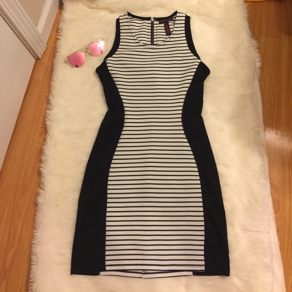 SUPER CUTE! Black & White Striped Dress