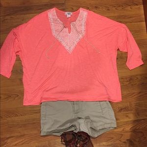 Coral midlength sleeve top with embroidered detail