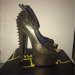 London Trash Platform Peep Toe with Spikes on Heel